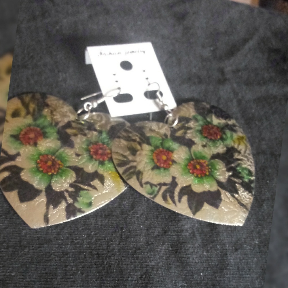 E - Picture 5 of 7